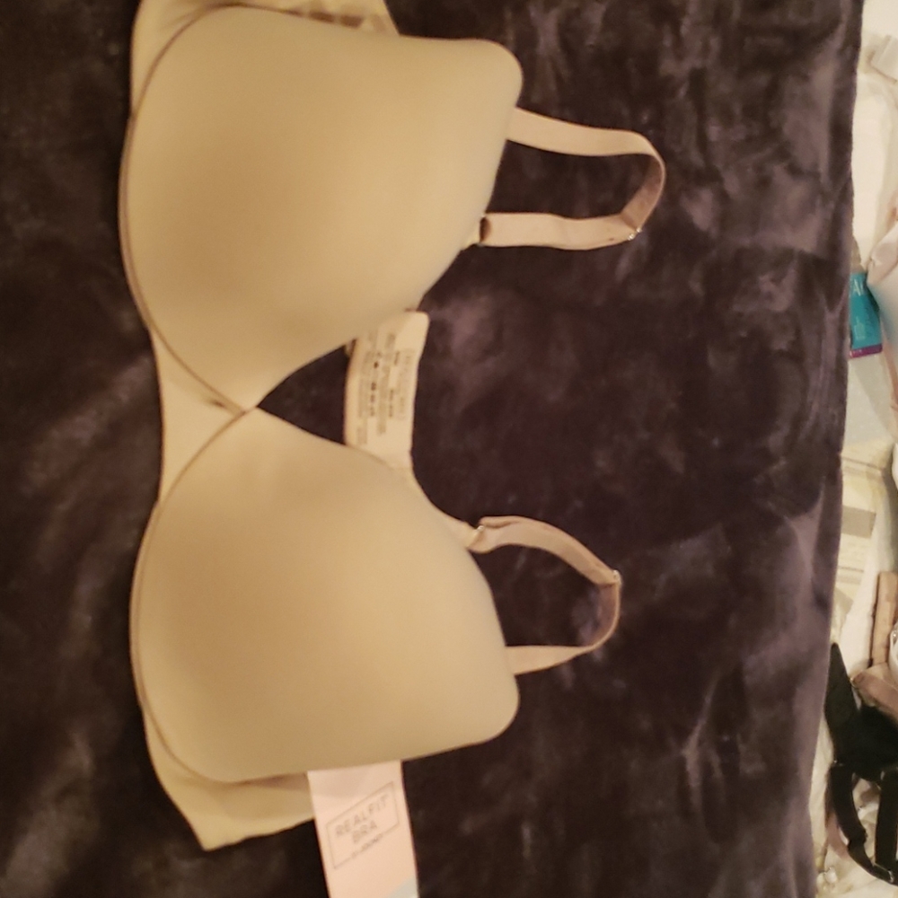 FOUR Bras!
